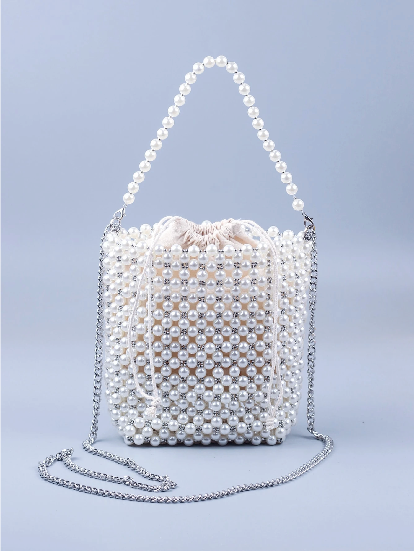 Bolso bucket perlas tejidas