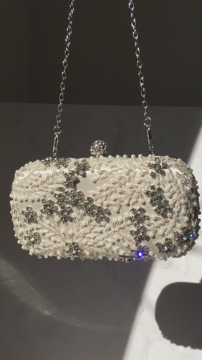 Bolso clutch bordado diamantes perlas